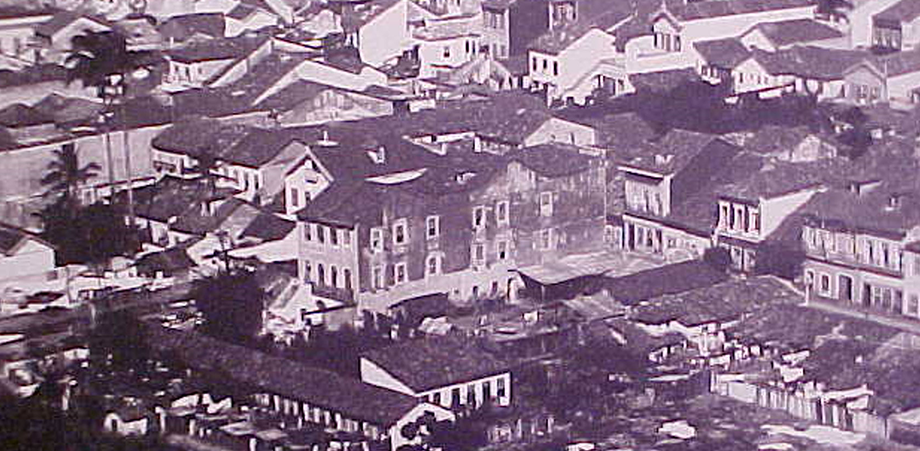 A favela em 5 livros
