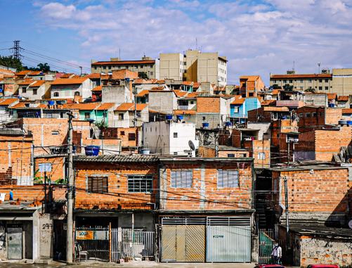 Barracos: a moradia oficial da favela Barracos: a moradia oficial da favela