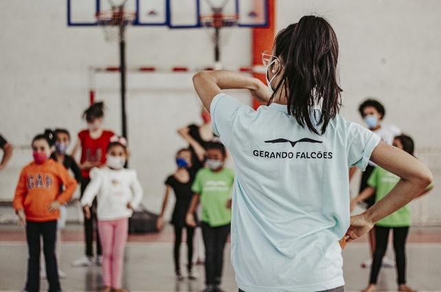 ONG Gerando Falcões realiza atividades culturais com jovens e crianças